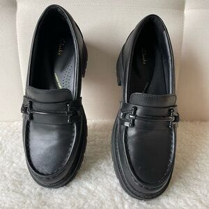 Clarks Lug Sole Black Loafers 6.5